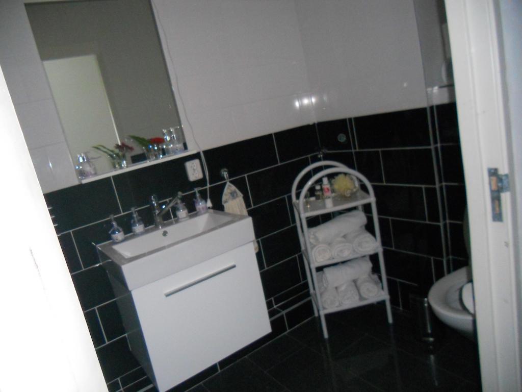 Sewdien'S Apartment Maashaven Ρότερνταμ Δωμάτιο φωτογραφία