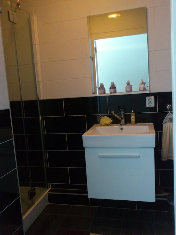 Sewdien'S Apartment Maashaven Ρότερνταμ Δωμάτιο φωτογραφία